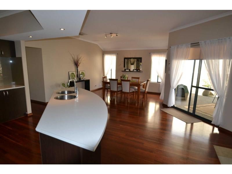 21 Messina Drive, Sinagra WA 6065