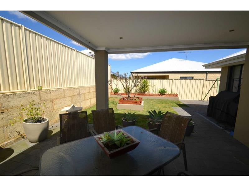 21 Messina Drive, Sinagra WA 6065