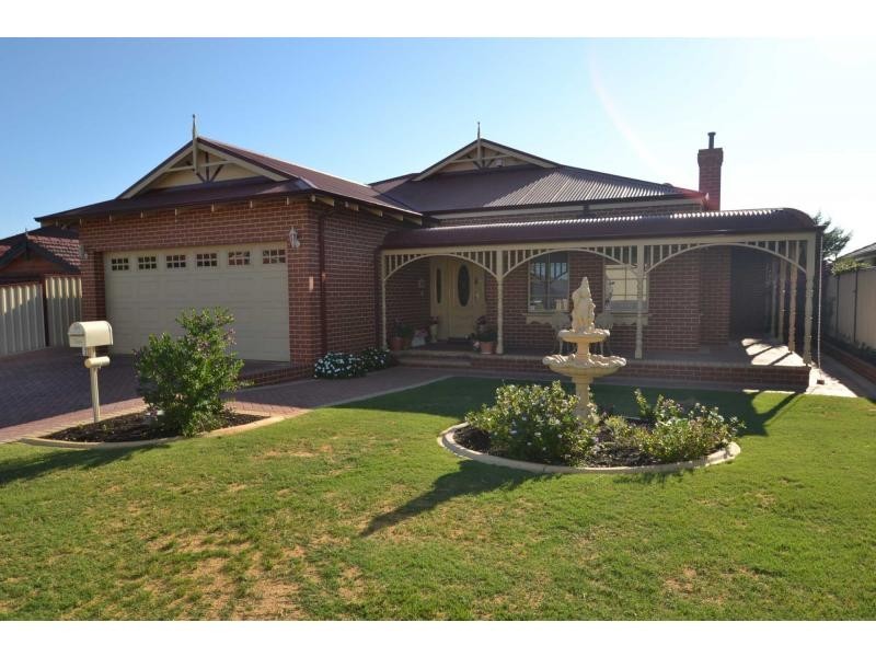 21 Newgain Crescent, Carramar WA 6031