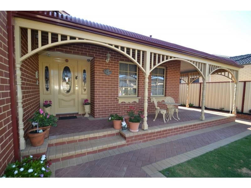 21 Newgain Crescent, Carramar WA 6031