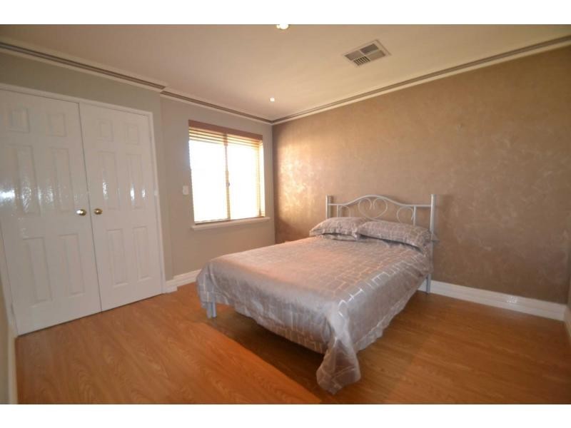 21 Newgain Crescent, Carramar WA 6031