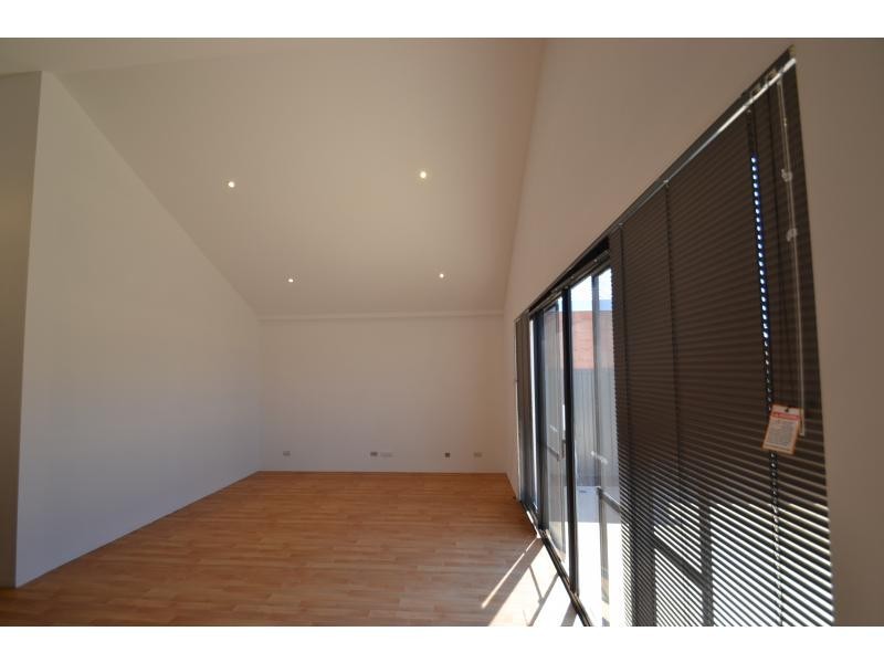 16 Flecker Promenade, Aveley WA 6069