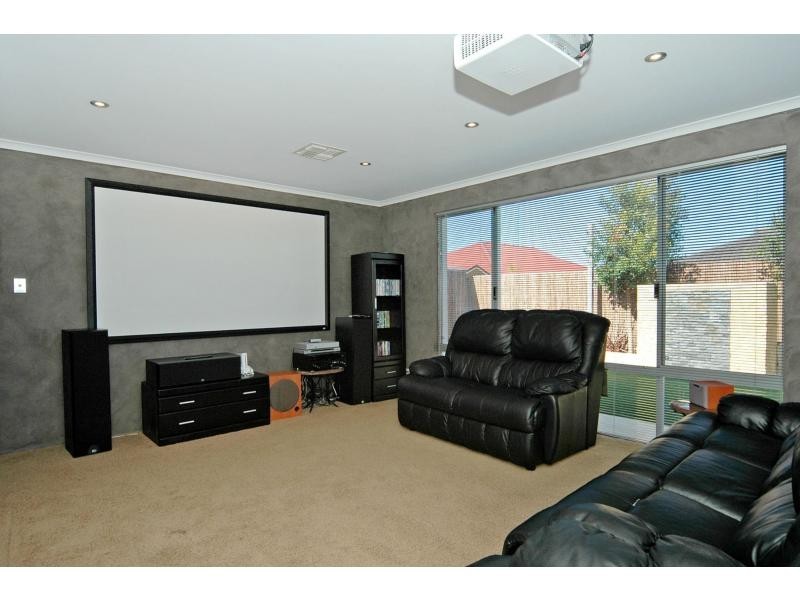 162 Golflinks Drive, Carramar WA 6031