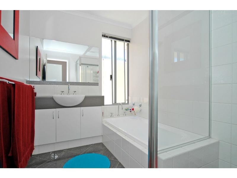 162 Golflinks Drive, Carramar WA 6031