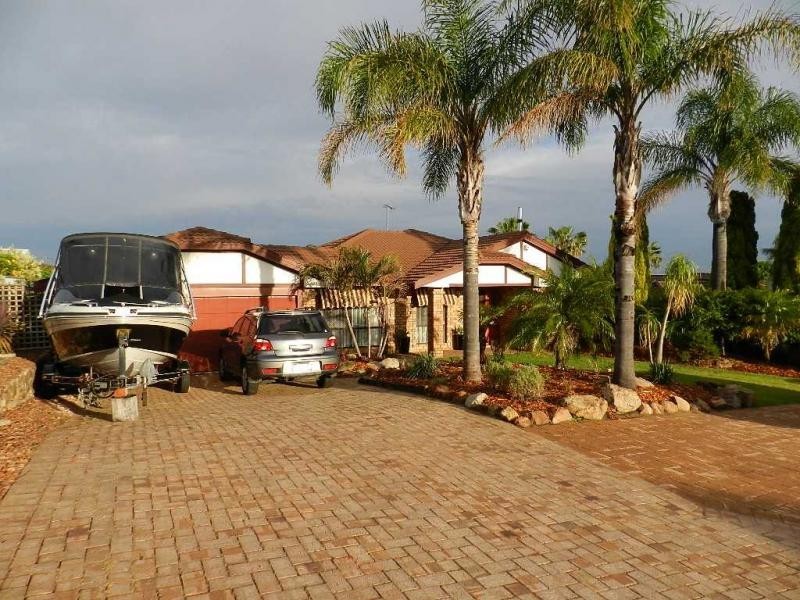 6 McKee Place, Kingsley WA 6026