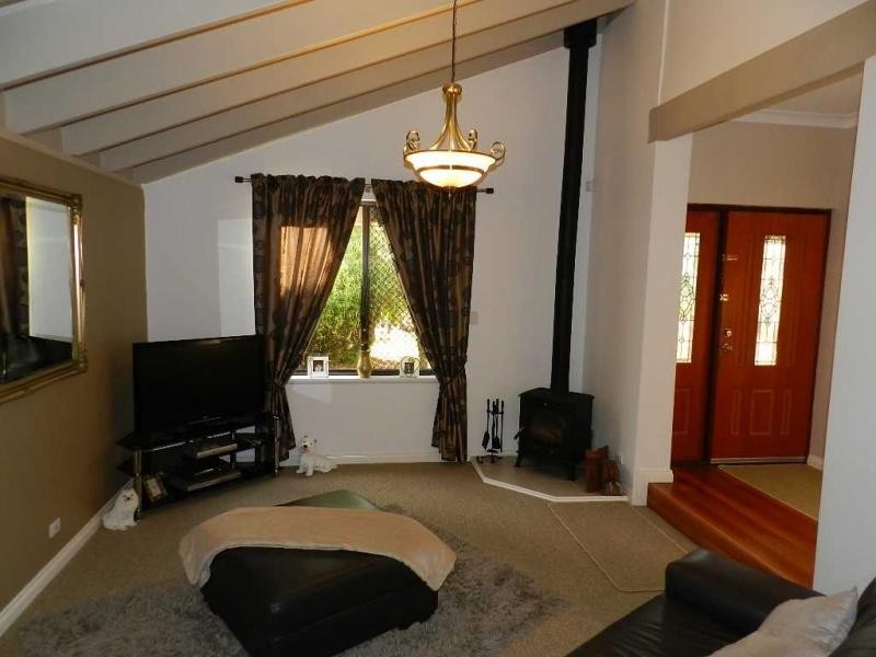 6 McKee Place, Kingsley WA 6026