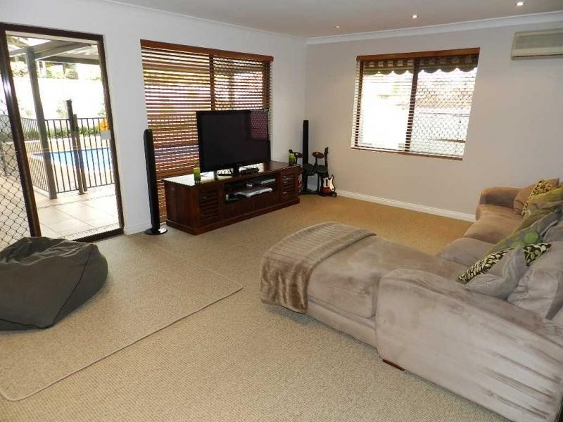 6 McKee Place, Kingsley WA 6026