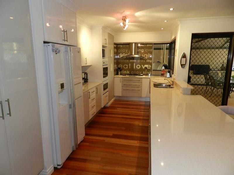 6 McKee Place, Kingsley WA 6026