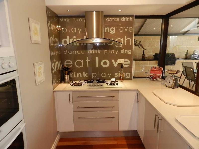 6 McKee Place, Kingsley WA 6026