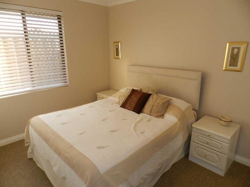 6 McKee Place, Kingsley WA 6026