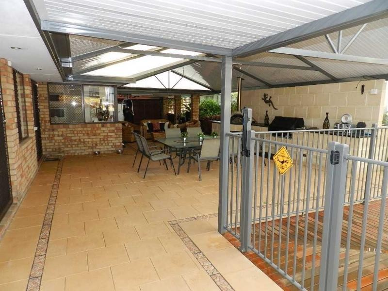 6 McKee Place, Kingsley WA 6026