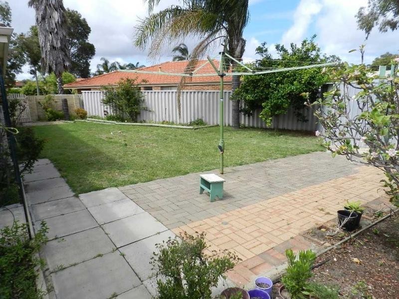 4b Glen Place, Hocking WA 6065