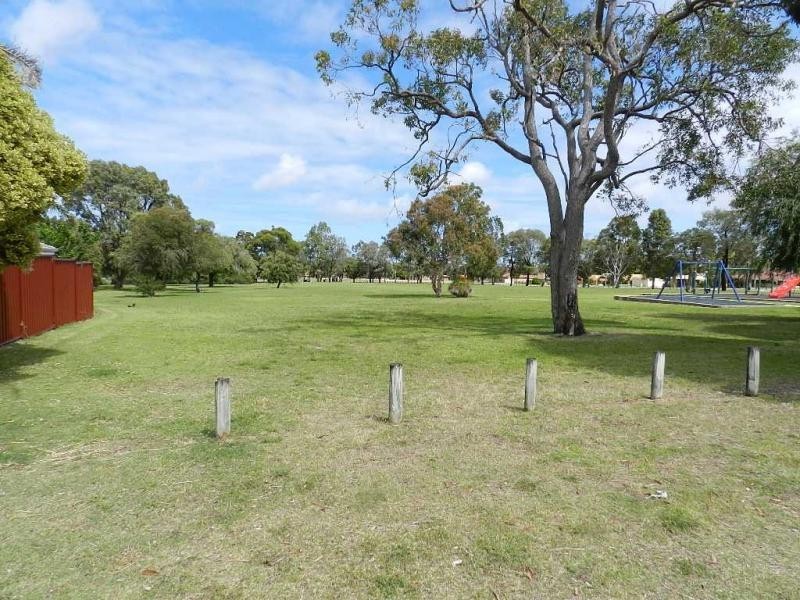 4b Glen Place, Hocking WA 6065