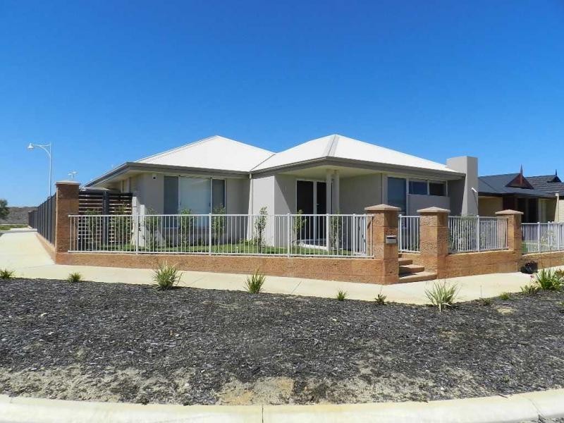 1 Dillwynia Bend, Banksia Grove WA 6031