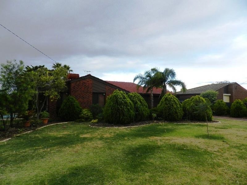 54 Monument Drive, Beldon WA 6027