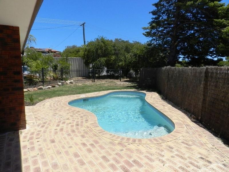 54 Monument Drive, Beldon WA 6027