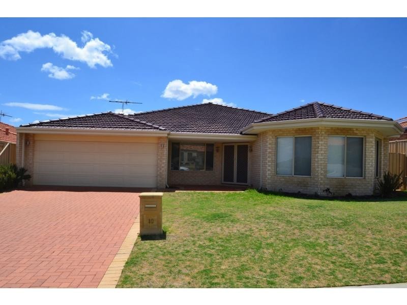 10 Chiddingstone Way, Darch WA 6065