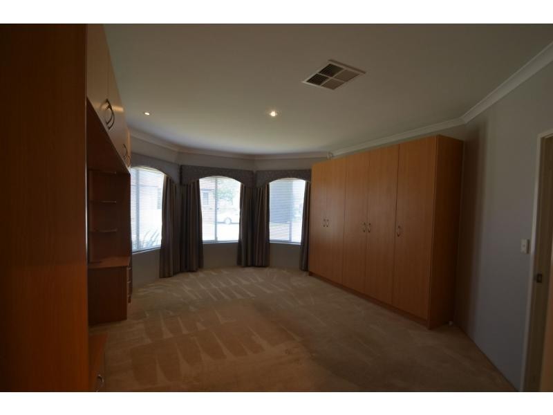 10 Chiddingstone Way, Darch WA 6065