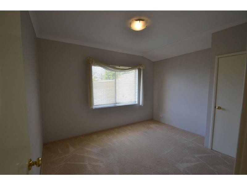 10 Chiddingstone Way, Darch WA 6065