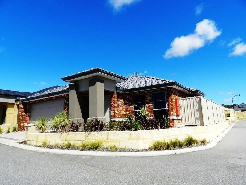 17 Jedburgh Loop, Sinagra WA 6065