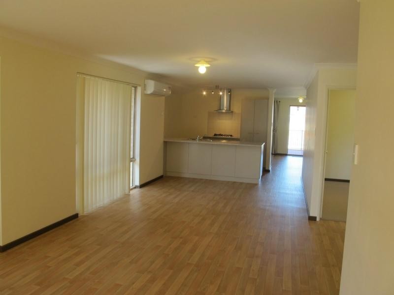 98 Joseph Banks Boulevard, Banksia Grove WA 6031