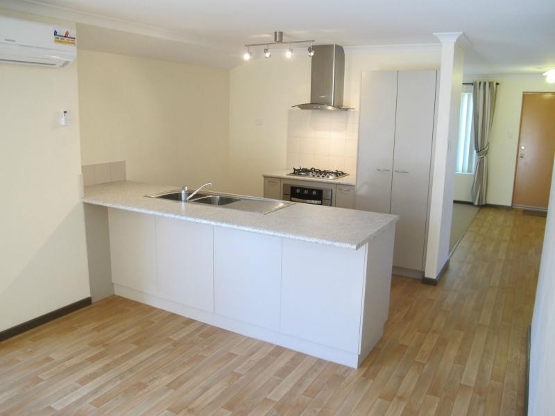 98 Joseph Banks Boulevard, Banksia Grove WA 6031