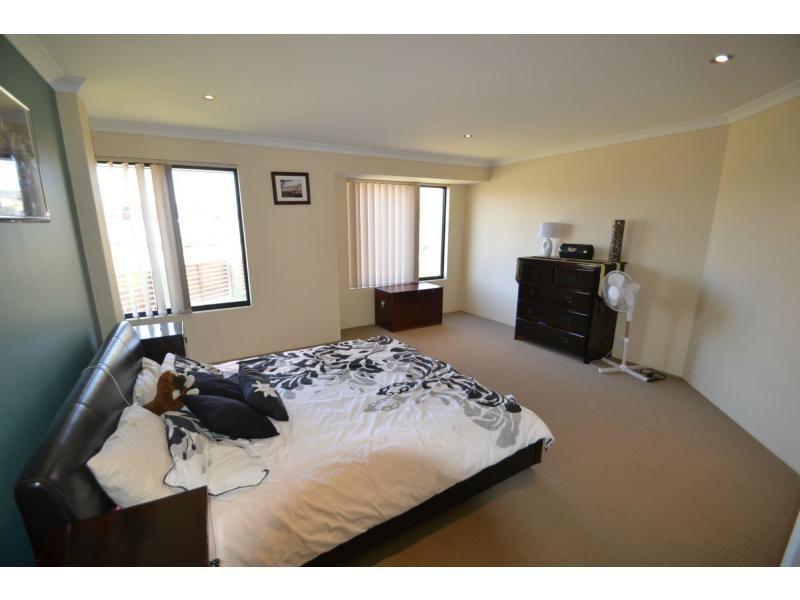 65 Galileo Avenue, Tapping WA 6065