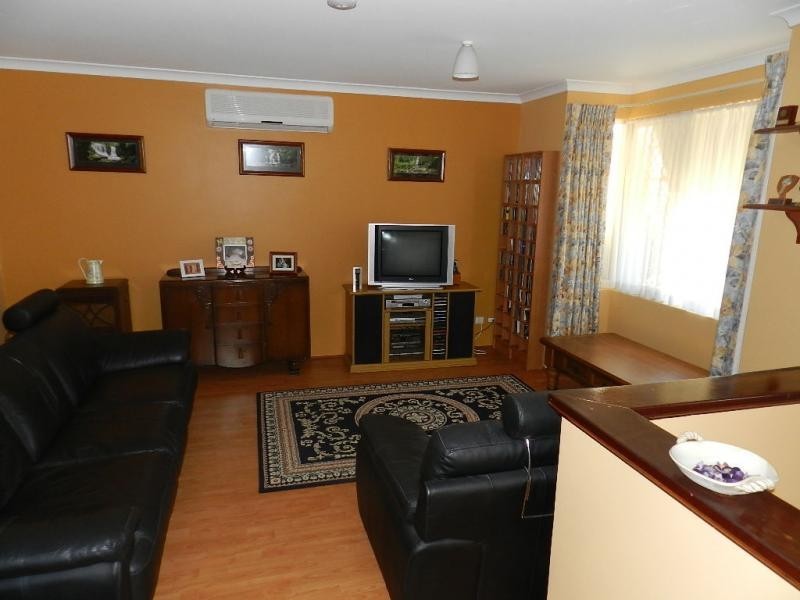 37 Cadoux Loop, Hocking WA 6065