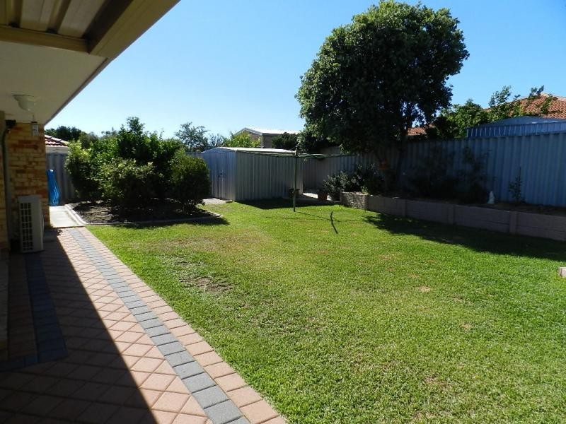 37 Cadoux Loop, Hocking WA 6065