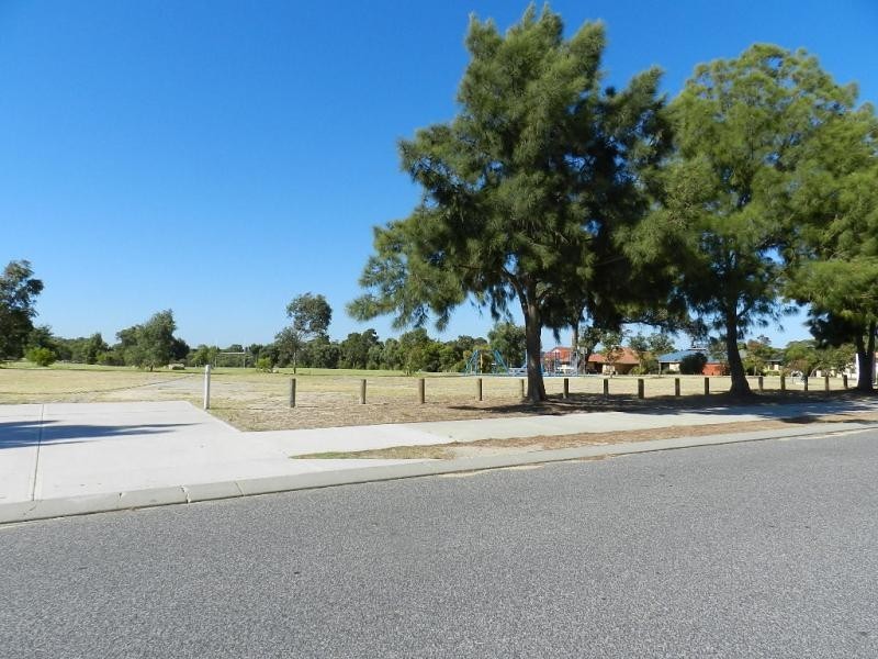 37 Cadoux Loop, Hocking WA 6065
