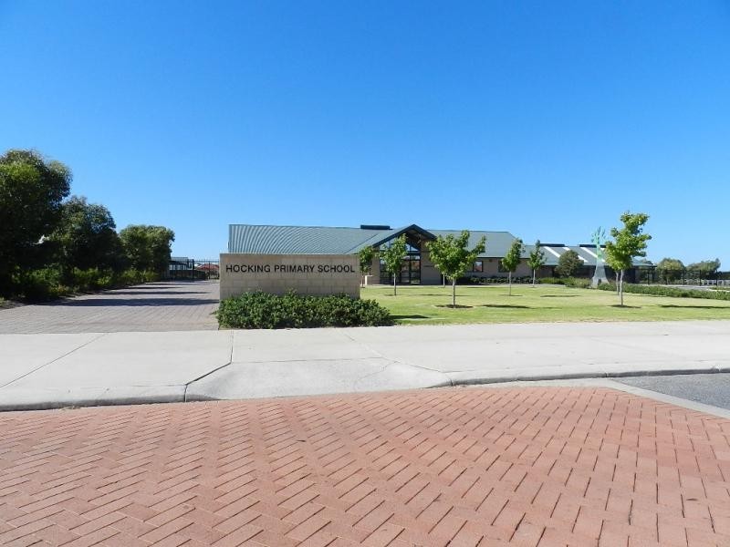 37 Cadoux Loop, Hocking WA 6065