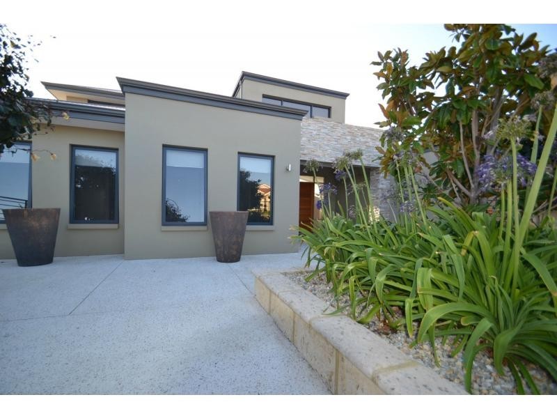 25 St Anthony Avenue, Quinns Rocks WA 6030