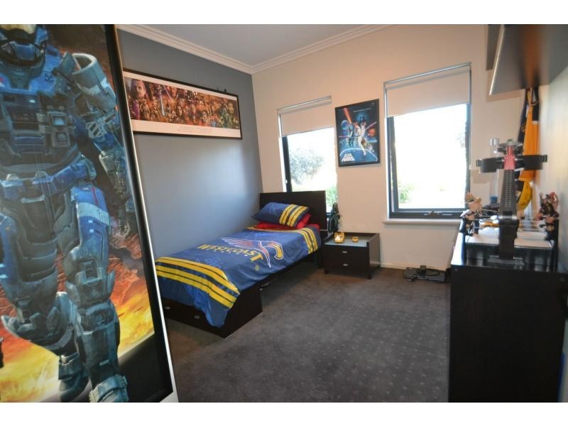 25 St Anthony Avenue, Quinns Rocks WA 6030