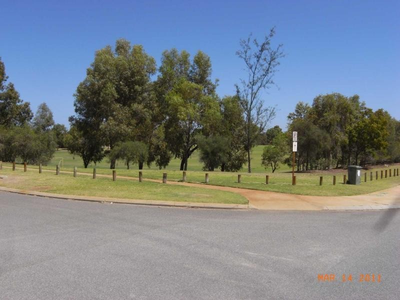 77 Manchester Drive, Hocking WA 6065