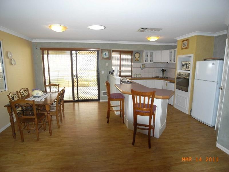 77 Manchester Drive, Hocking WA 6065