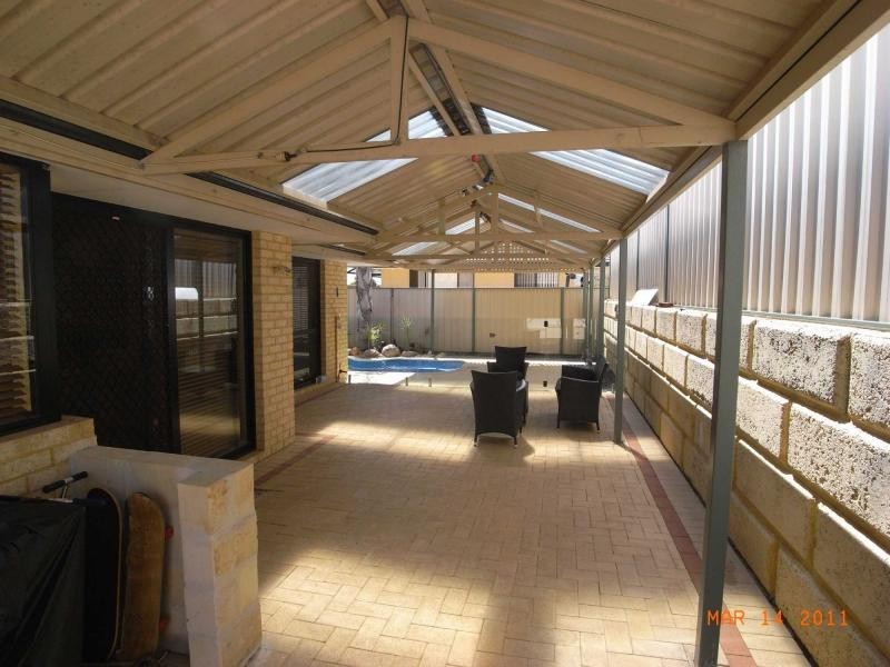 77 Manchester Drive, Hocking WA 6065