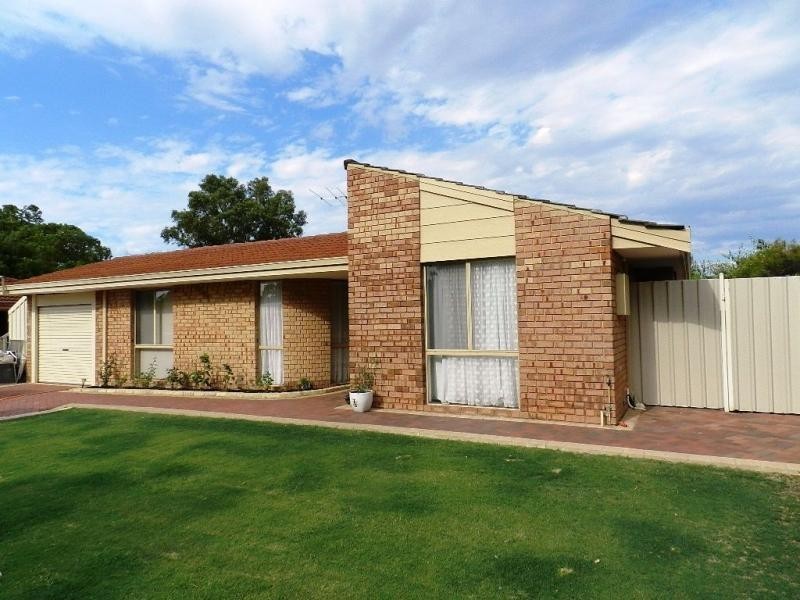 18 Sunningdale Road, Yanchep WA 6035