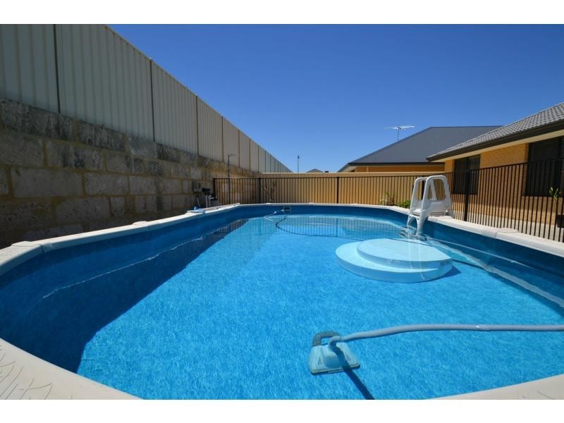 33 Cyandra Loop, Banksia Grove WA 6031