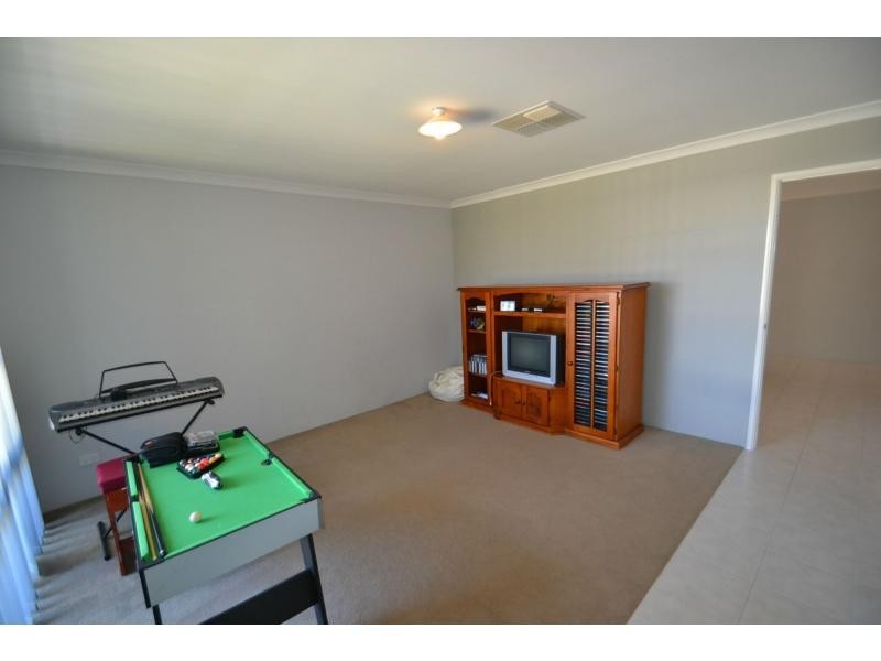 33 Cyandra Loop, Banksia Grove WA 6031