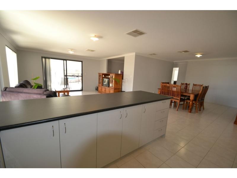 33 Cyandra Loop, Banksia Grove WA 6031