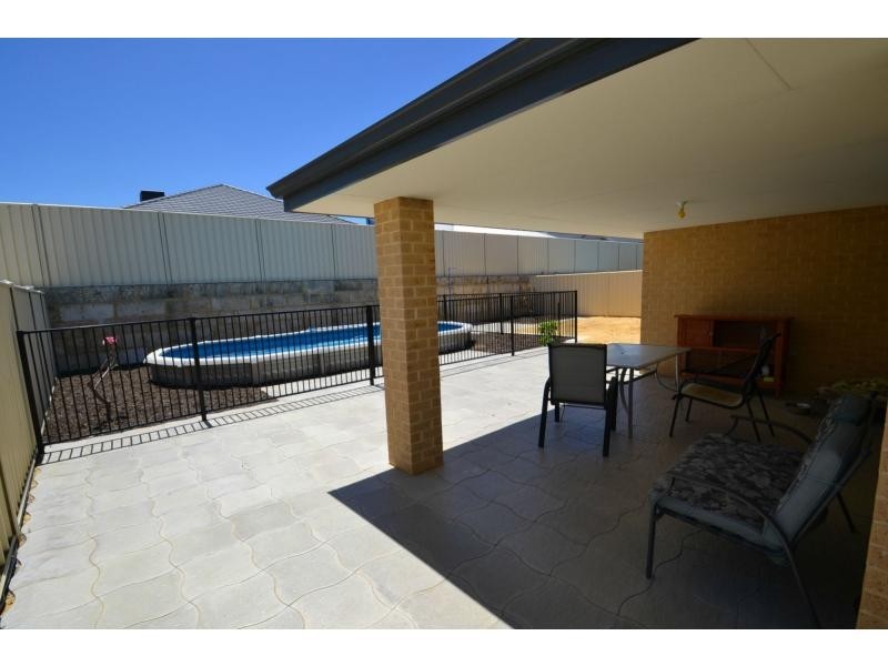 33 Cyandra Loop, Banksia Grove WA 6031