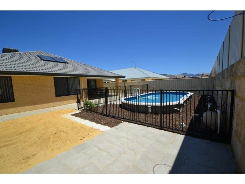 33 Cyandra Loop, Banksia Grove WA 6031