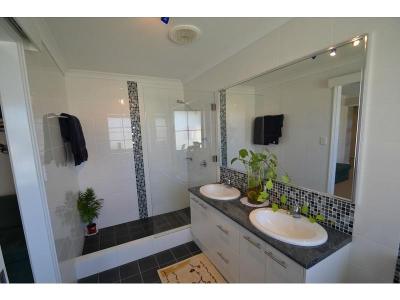 7 Portaferry Gardens, Ridgewood WA 6030