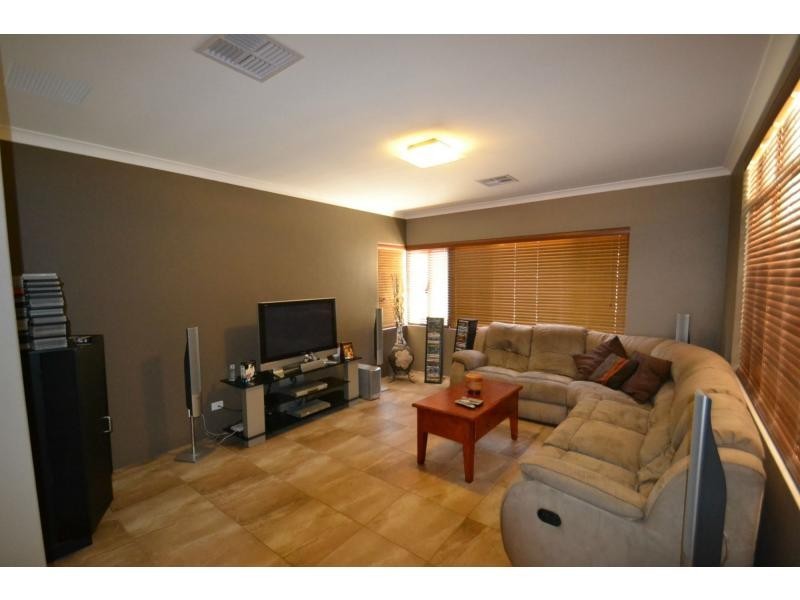 62 Galileo Avenue, Tapping WA 6065