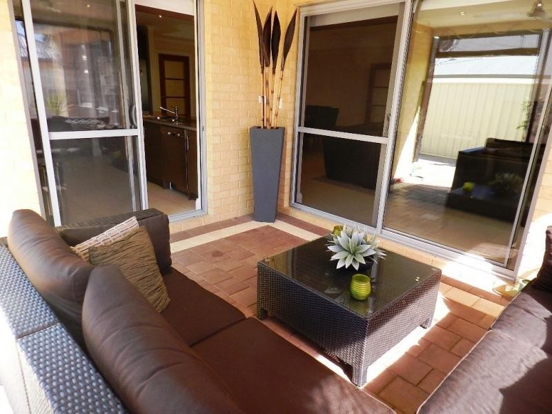 8 Hewlett Turn, Tapping WA 6065