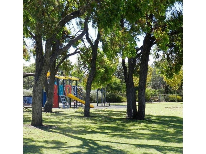 8 Hewlett Turn, Tapping WA 6065