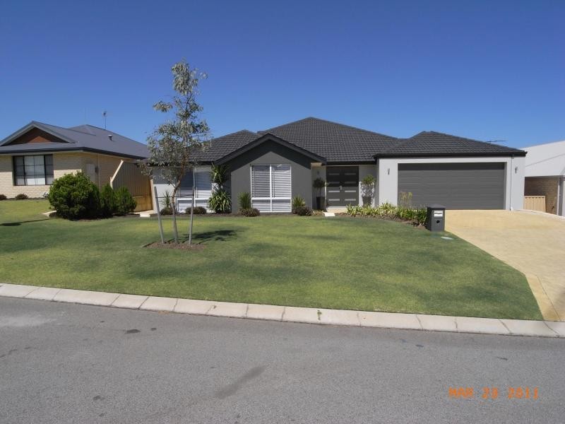 4 Agasse Way, Tapping WA 6065