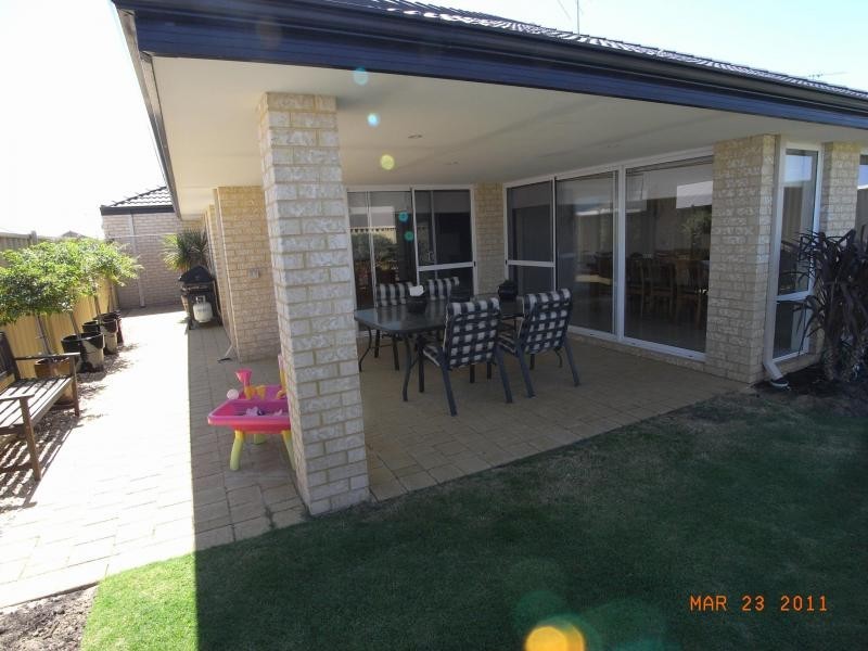 4 Agasse Way, Tapping WA 6065