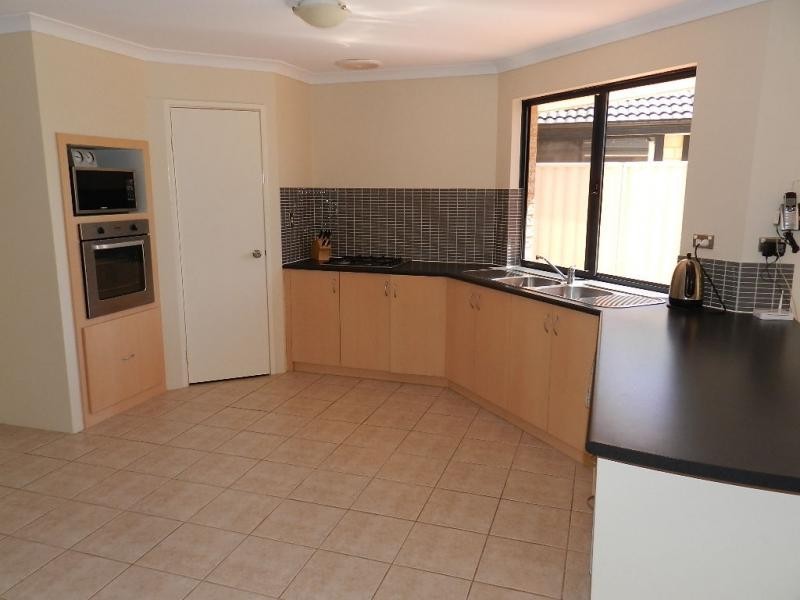 52 Tandara Fairway, Tapping WA 6065