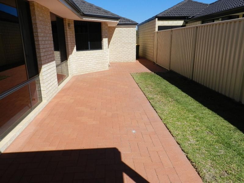 52 Tandara Fairway, Tapping WA 6065
